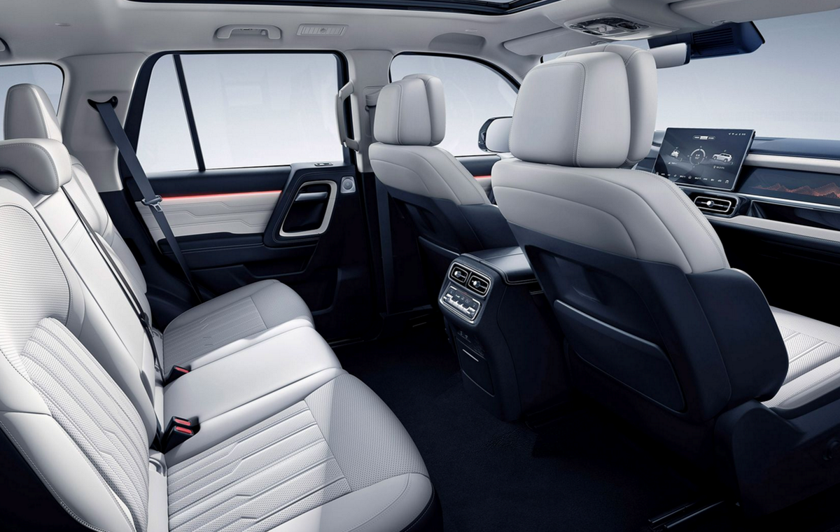 BAIC BJ60 Flagship BJ60 Innenraum Blick seitlich