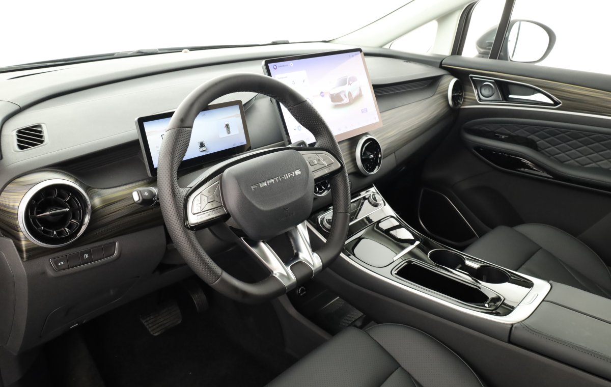 DFM Forthing 4 PHEV forthing_4_phev_dunkelgrau_004_detail